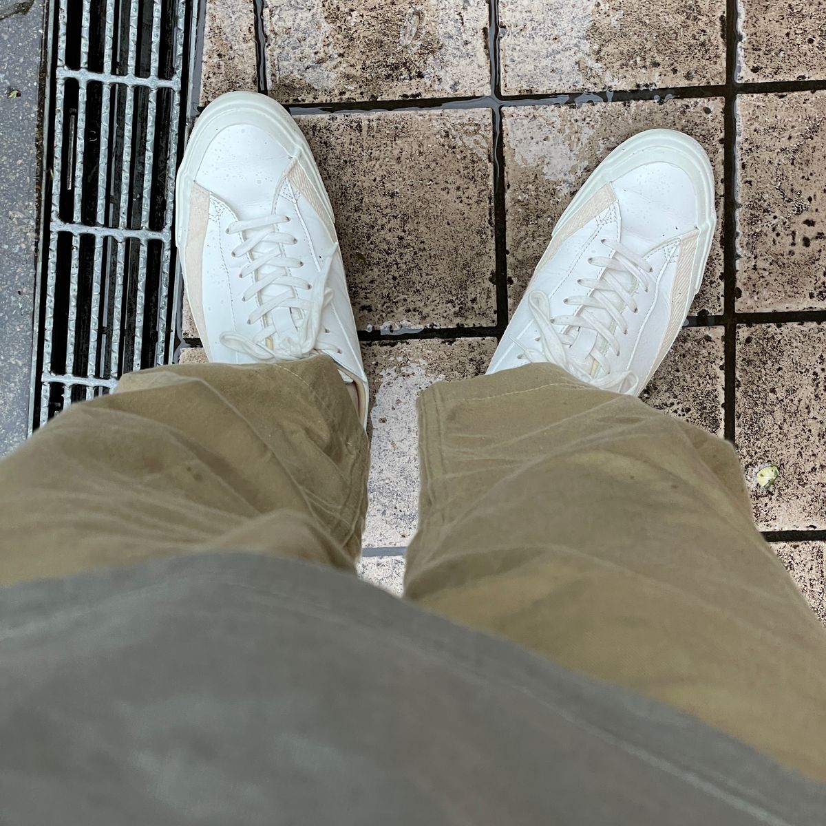 ずっと雨やん