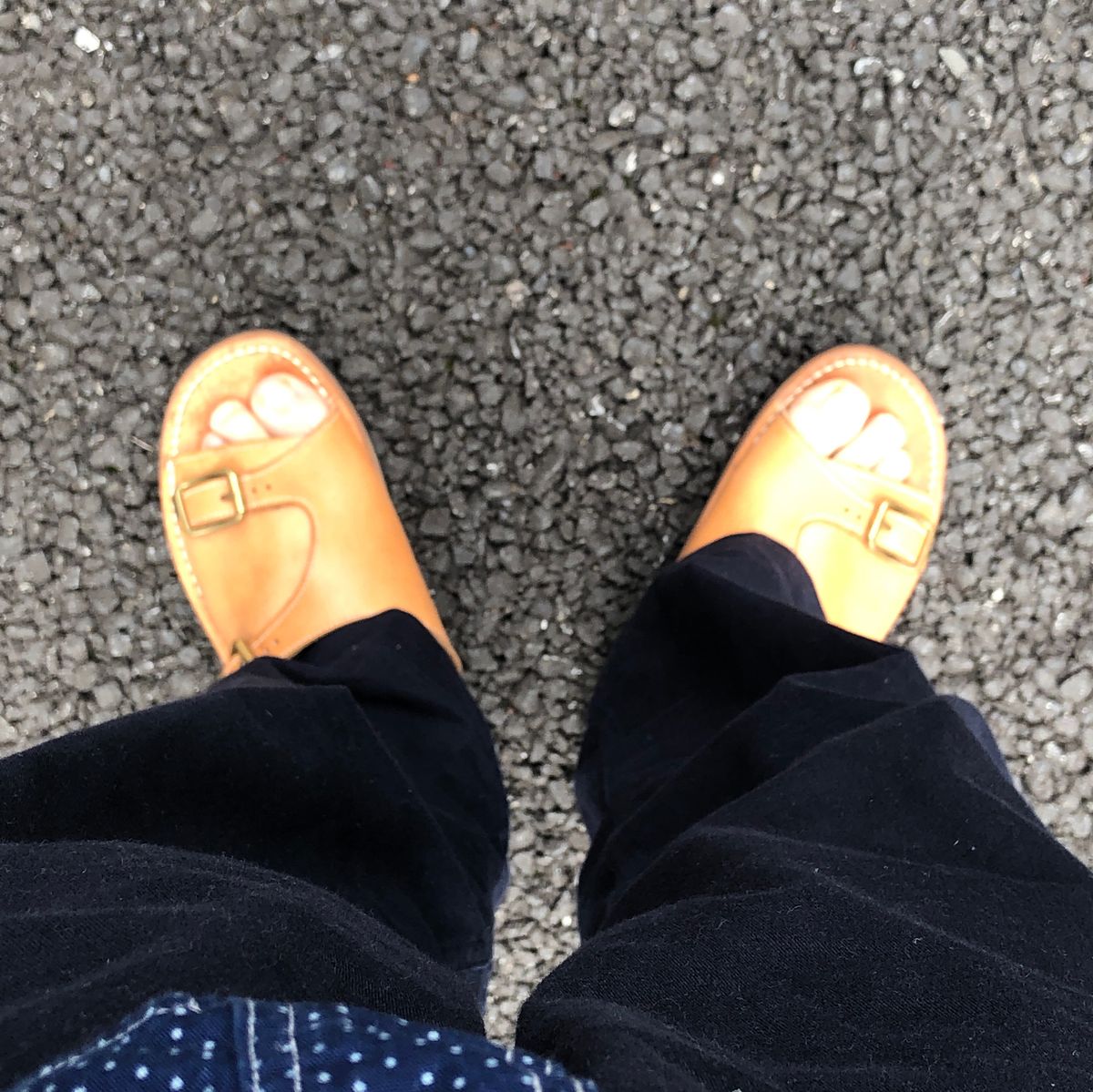 朝ごはん買いに行く