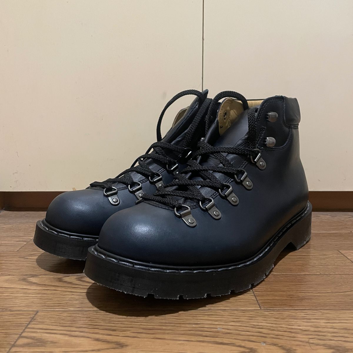 SOLOVAIR Navy Gaucho Urban Hiker