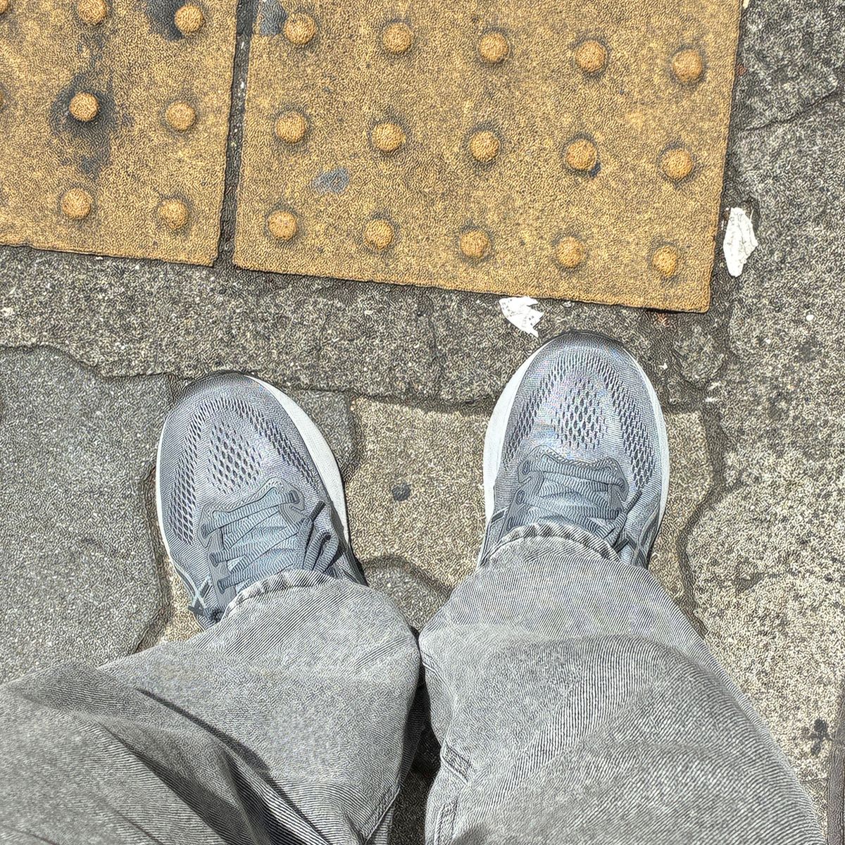 歩く
