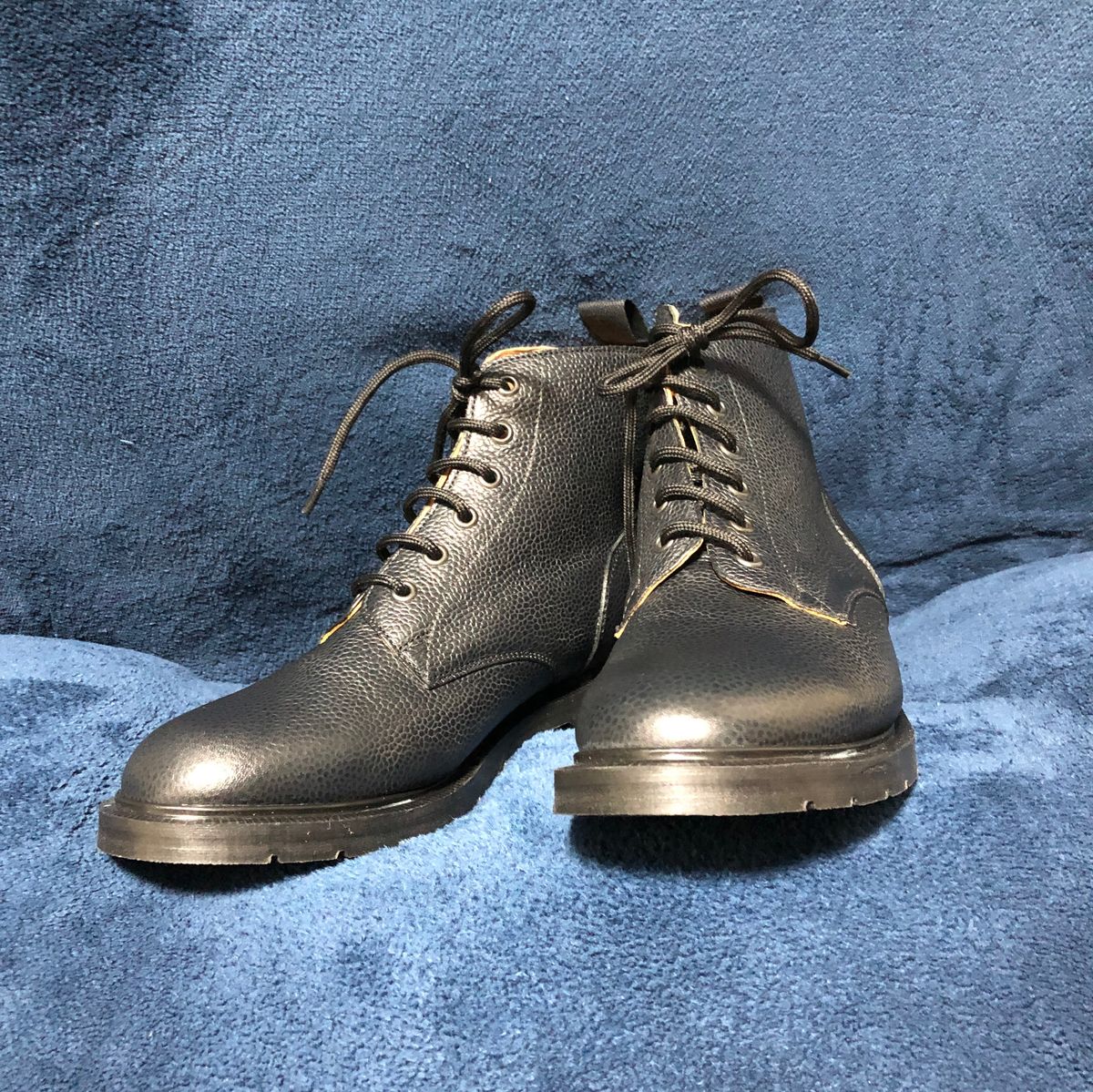 SOLOVAIR Black Grain 6 Eye Derby Boot