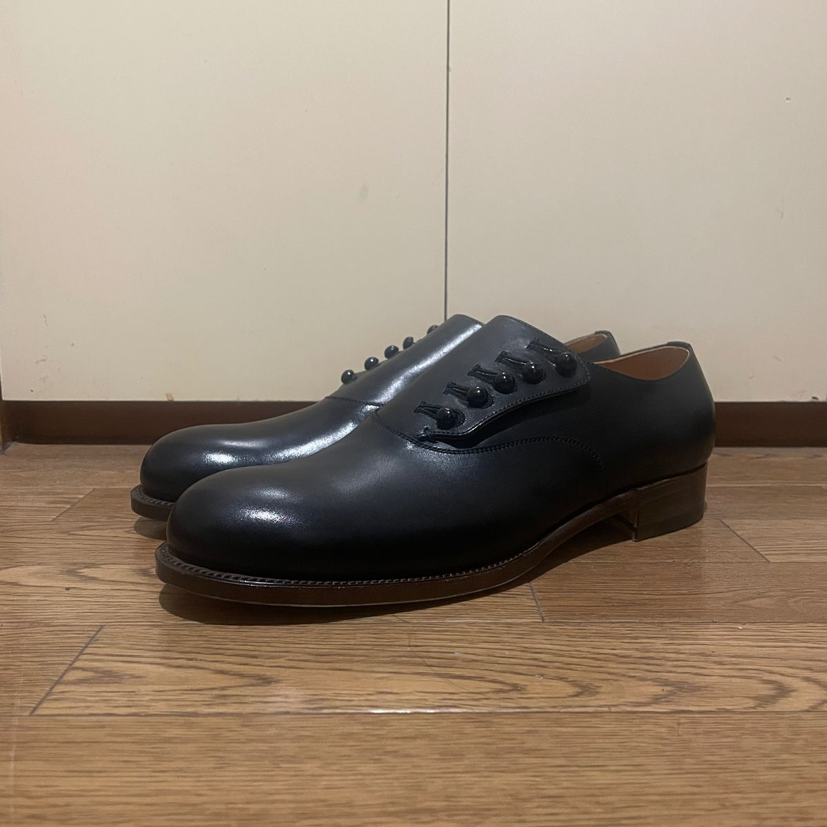 forme Button up shoes plain toe