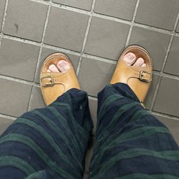 寝る