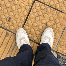 歩く