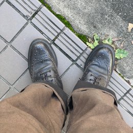 髪を切る