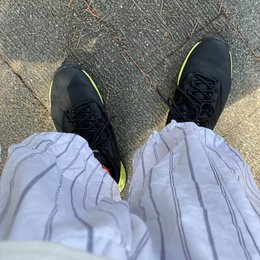 オレンジのソックス合わない