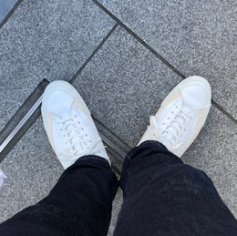 店閉まってるな