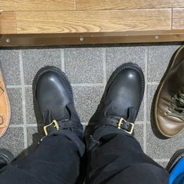 夜でも人おる