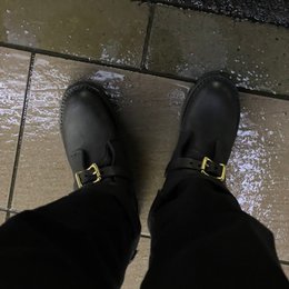 雨止んでなかった