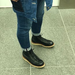 見た目スニーカーやんけ