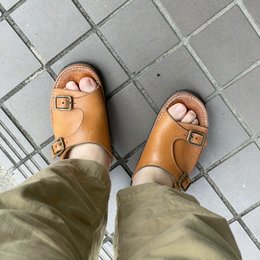 明日は金曜日